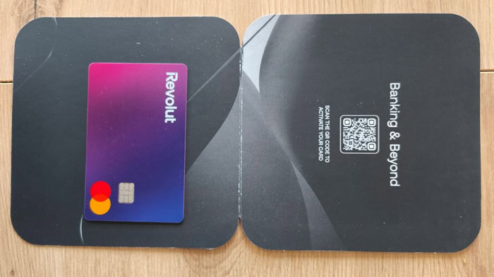 Réception de votre carte bancaire Revolut à votre domicile
